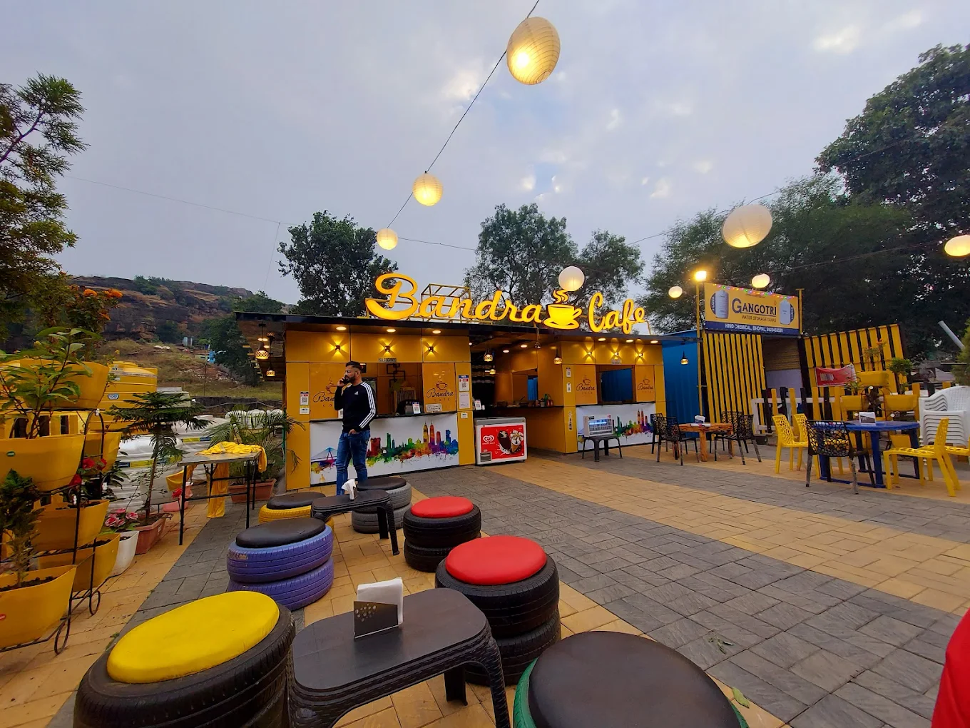 BANDRA  Cafe image